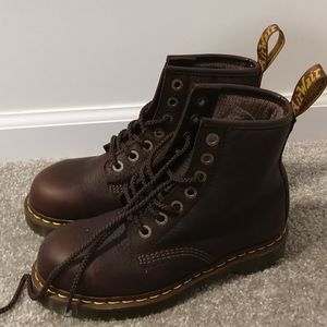 Dr Martens– Icon 7B10 Steel Toe Boot